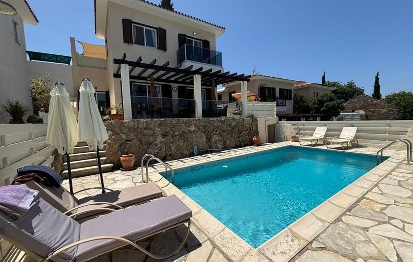 3 Bedroom Detached House For Sale: https://www.zyprus.com/property/39349/3-bedrooms-house-detached-house-in-tala-paphos (www.zyprus.com)