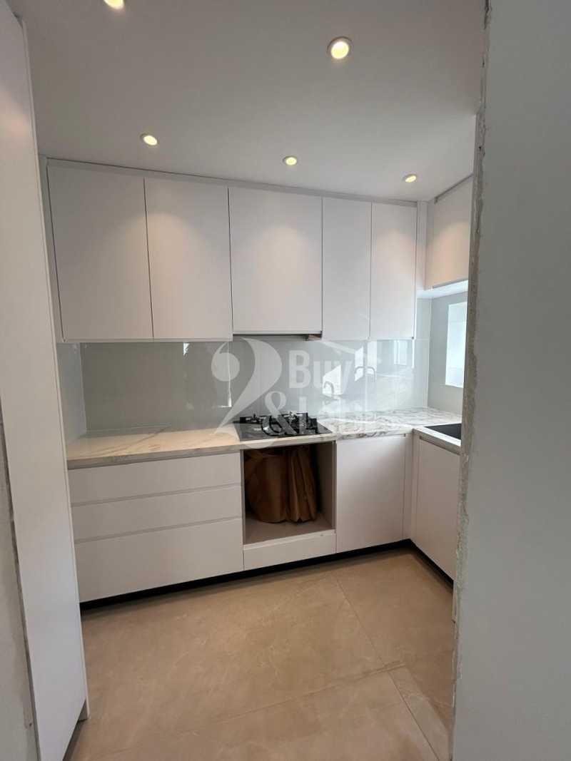 5-bedroom villa for sale: https://www.bazaraki.com/adv/5791125_5-bedroom-villa-for-sale (www.bazaraki.com)