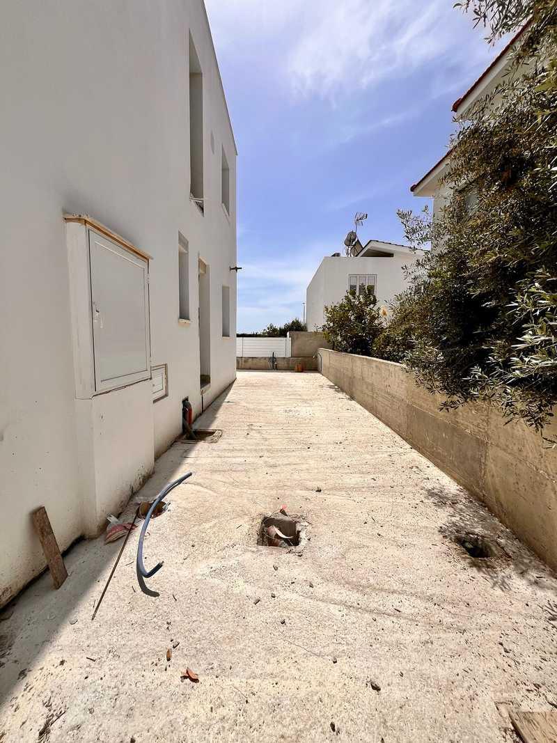 3-bedroom detached house for sale: https://www.bazaraki.com/adv/5794552_3-bedroom-detached-house-for-sale (www.bazaraki.com)