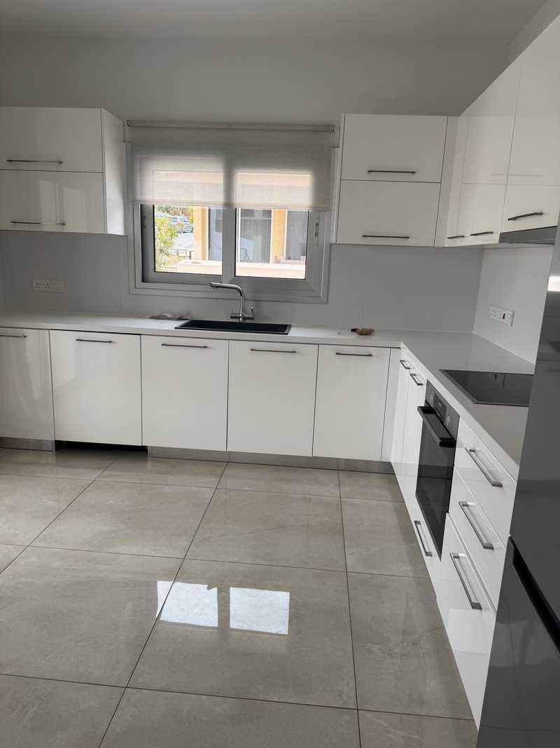 2-bedroom apartment to rent: https://www.bazaraki.com/adv/5792453_2-bedroom-apartment-to-rent (www.bazaraki.com)