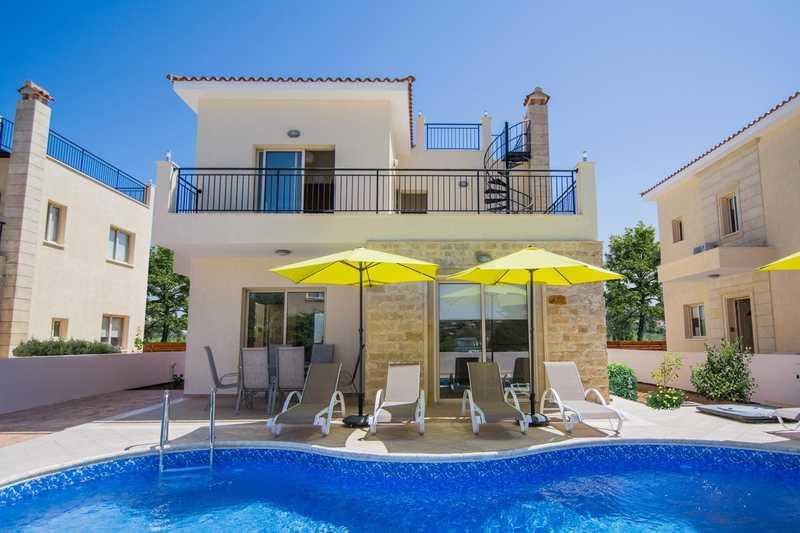 3-bedroom villa for sale: https://www.bazaraki.com/adv/5796616_3-bedroom-villa-for-sale (www.bazaraki.com)