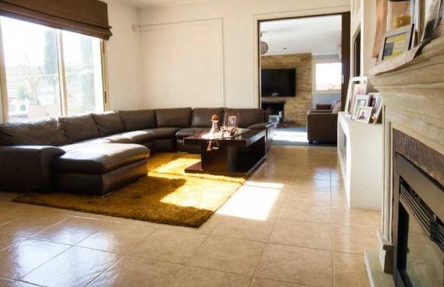 3-bedroom villa for sale: https://www.bazaraki.com/adv/5787037_3-bedroom-villa-for-sale (www.bazaraki.com)