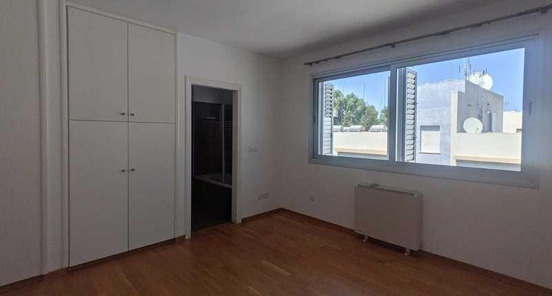 3-bedroom apartment for sale: https://www.bazaraki.com/adv/5794156_3-bedroom-apartment-for-sale (www.bazaraki.com)