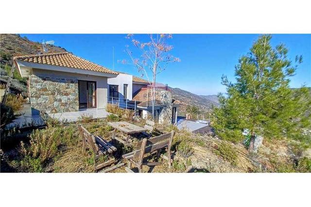 5-bedroom villa for sale: https://www.bazaraki.com/adv/5797854_5-bedroom-villa-for-sale (www.bazaraki.com)