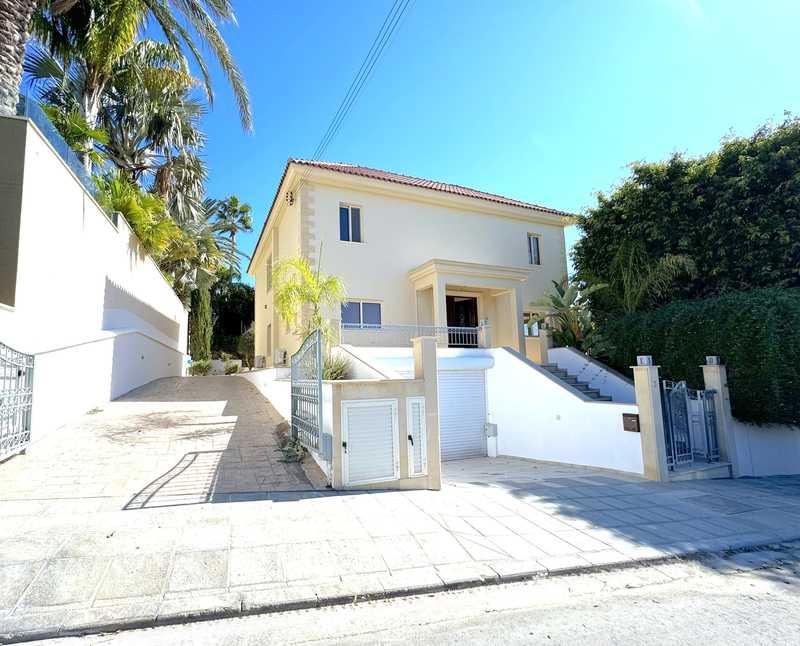 5-bedroom villa to rent: https://www.bazaraki.com/adv/5787703_5-bedroom-villa-to-rent (www.bazaraki.com)