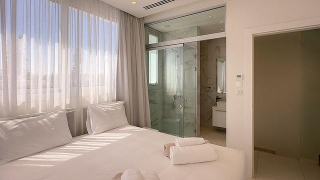 New 4-bedroom villa in Famagusta № 152536: https://dom.com.cy/en/catalog/sale/152536/ (dom.com.cy)