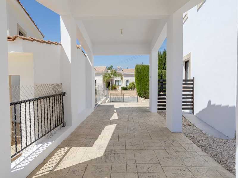 3-bedroom villa for sale: https://www.bazaraki.com/adv/5797339_3-bedroom-villa-for-sale (www.bazaraki.com)