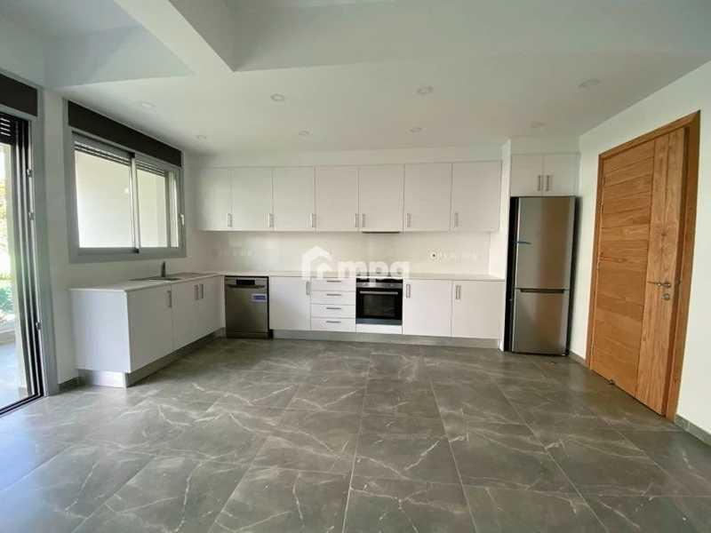 2-bedroom apartment to rent: https://www.bazaraki.com/adv/5797823_2-bedroom-apartment-to-rent (www.bazaraki.com)