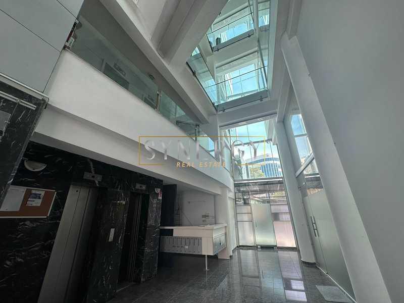 Modern office in city center: https://www.bazaraki.com/adv/5786413_modern-office-in-city-center (www.bazaraki.com)