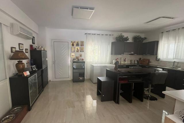 4-bedroom house in Paphos №153688: https://dom.com.cy/en/catalog/rent/153688/ (dom.com.cy)
