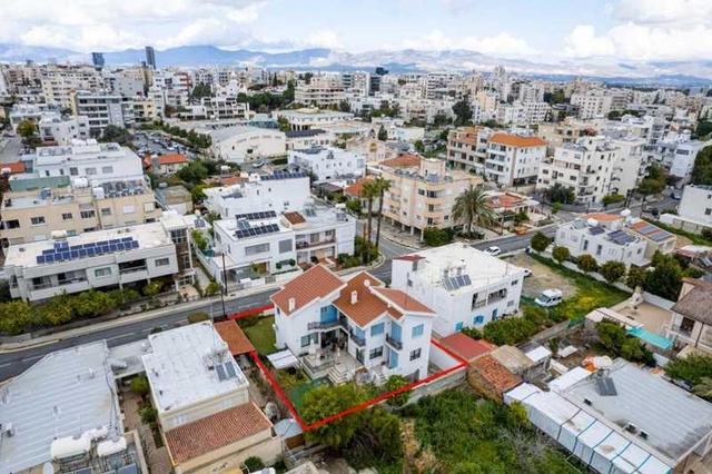 4-bedroom detached house for sale: https://www.bazaraki.com/adv/5799735_4-bedroom-detached-house-for-sale (www.bazaraki.com)