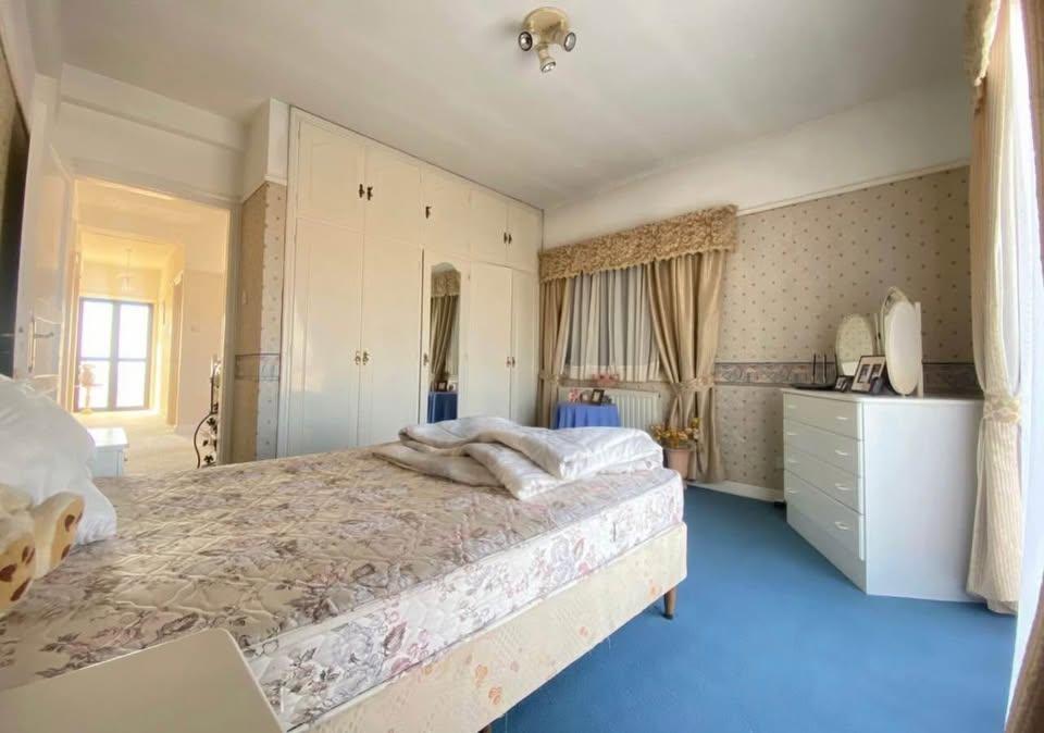 4 bedroom house: https://www.facebook.com/marketplace/item/696546582874063 (www.facebook.com)