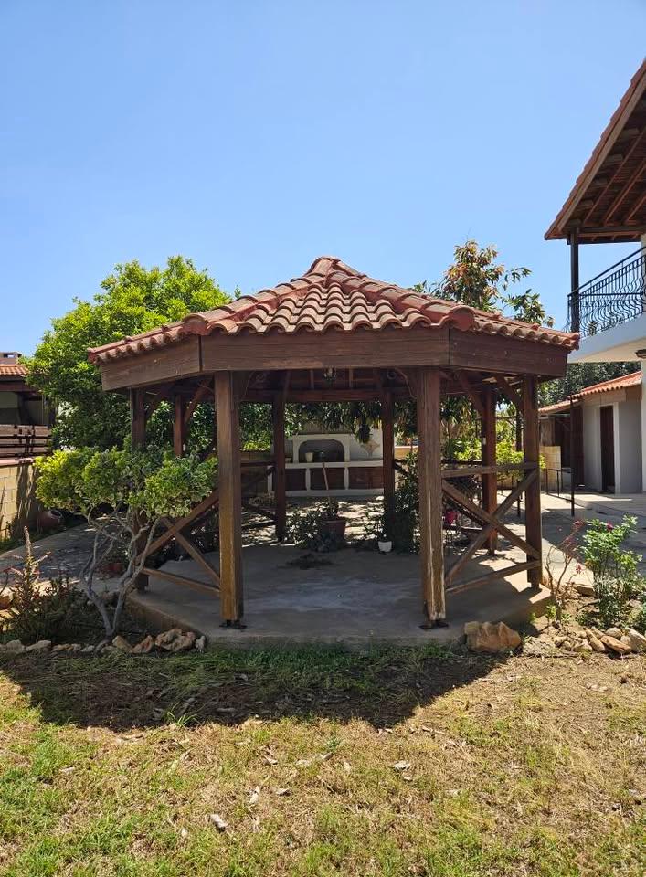 4 bedroom house for rent: https://www.facebook.com/marketplace/item/3757016514588435 (www.facebook.com)