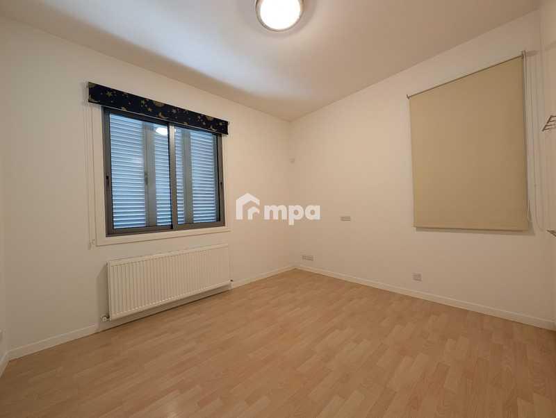 4-bedroom apartment to rent: https://www.bazaraki.com/adv/5787085_4-bedroom-apartment-to-rent (www.bazaraki.com)