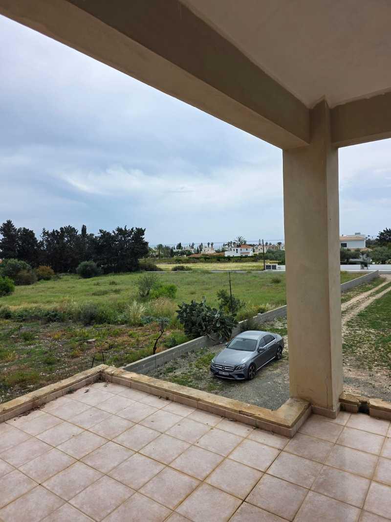 5-bedroom villa for sale: https://www.bazaraki.com/adv/5789297_5-bedroom-villa-for-sale (www.bazaraki.com)