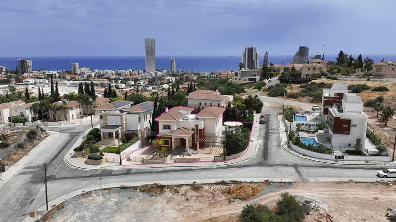 5-bedroom detached house for sale: https://www.bazaraki.com/adv/5798584_5-bedroom-detached-house-for-sale (www.bazaraki.com)
