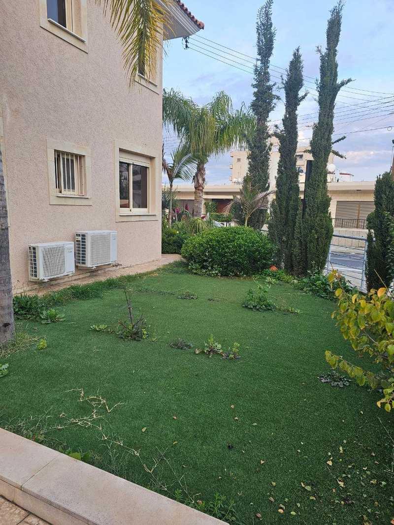 5-bedroom detached house to rent: https://www.bazaraki.com/adv/5793623_5-bedroom-detached-house-to-rent (www.bazaraki.com)