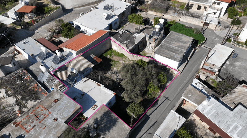 Residential land 100 m²: https://www.bazaraki.com/adv/5788690_residential-land-100-m2 (www.bazaraki.com)