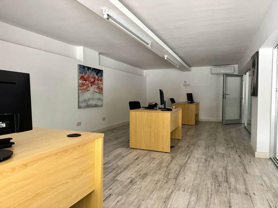 Office for Rent - downtown: https://www.facebook.com/marketplace/item/570287795576296 (www.facebook.com)