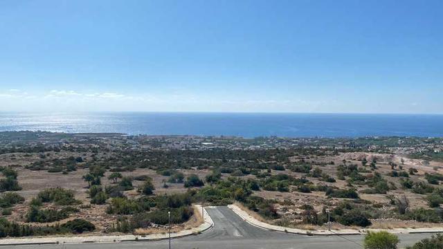 4-bedroom villa for sale: https://www.bazaraki.com/adv/5787120_4-bedroom-villa-for-sale (www.bazaraki.com)