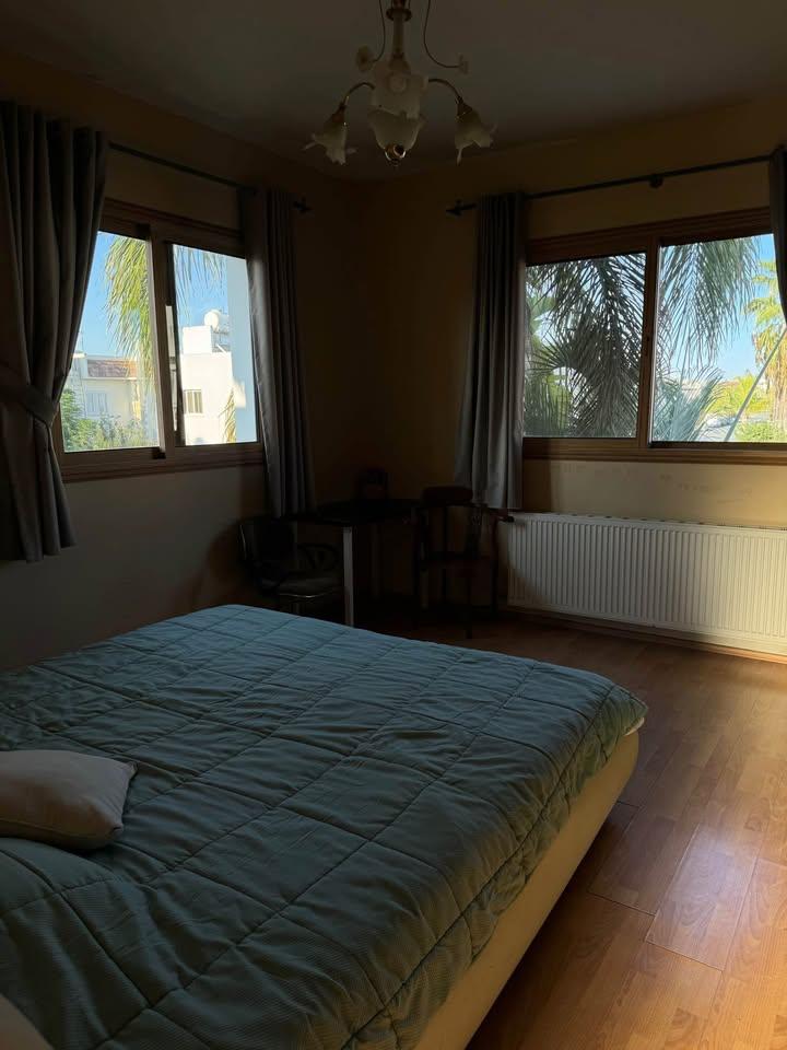 Only room for rent: https://www.facebook.com/marketplace/item/1706117586777242 (www.facebook.com)