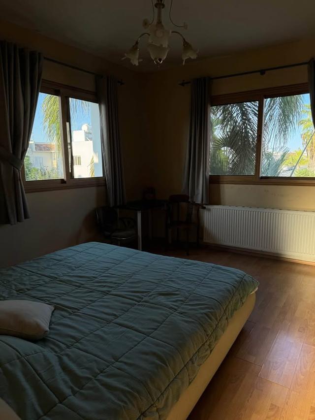 Only room for rent: https://www.facebook.com/marketplace/item/1706117586777242 (www.facebook.com)