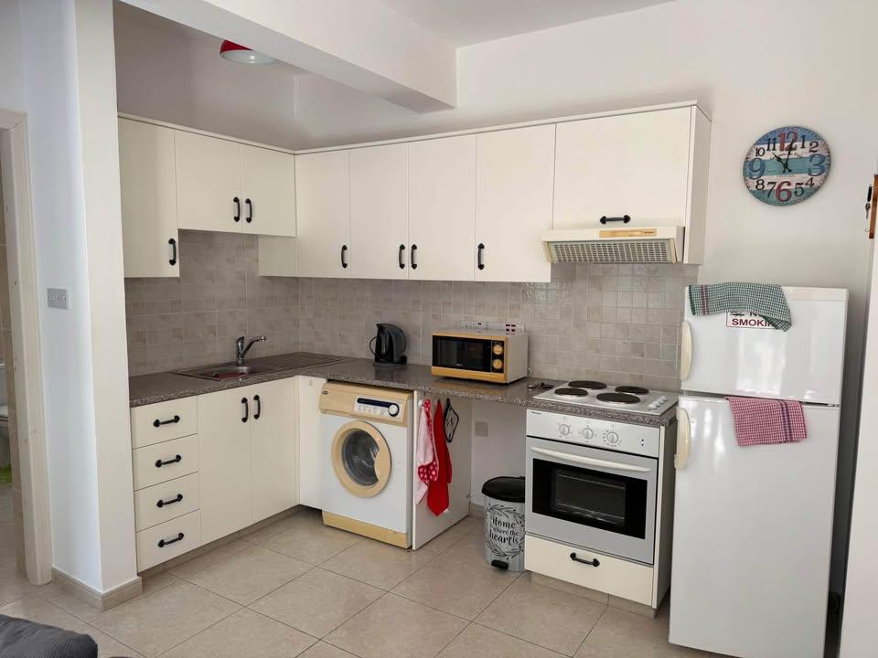 1 Bedroom, Garden Apartment: https://www.facebook.com/marketplace/item/966639192210298 (www.facebook.com)