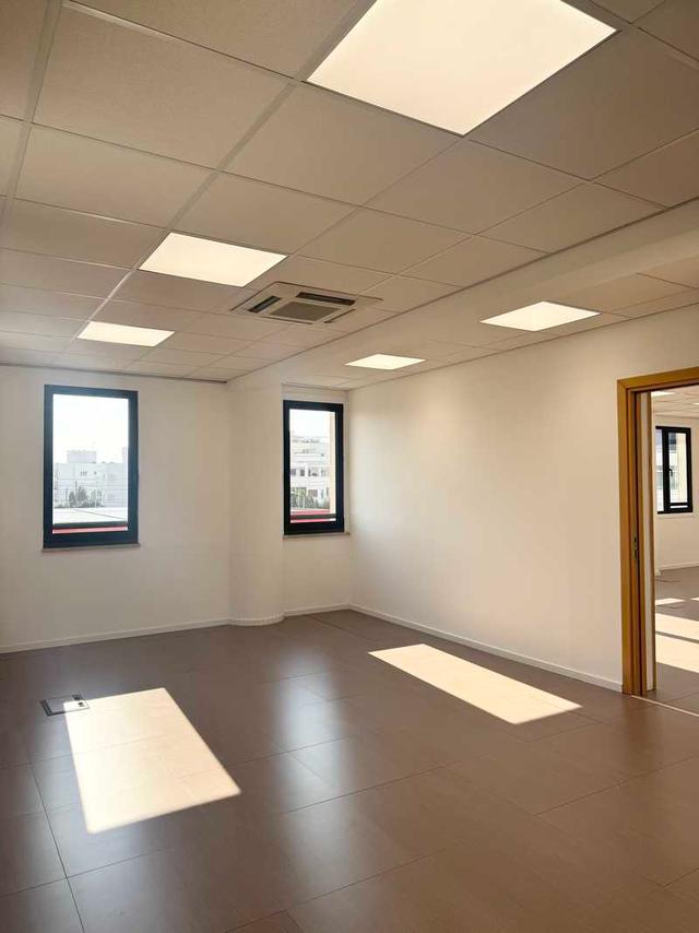 A whole floor office on athalassas avenue: https://www.bazaraki.com/adv/5797889_a-whole-floor-office-on-athalassas-avenue (www.bazaraki.com)