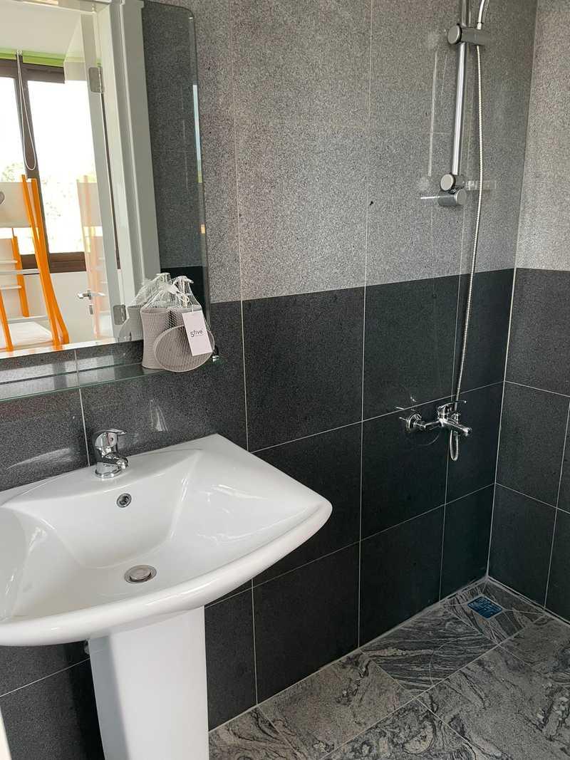 4-bedroom villa to rent: https://www.bazaraki.com/adv/5767978_4-bedroom-villa-to-rent (www.bazaraki.com)