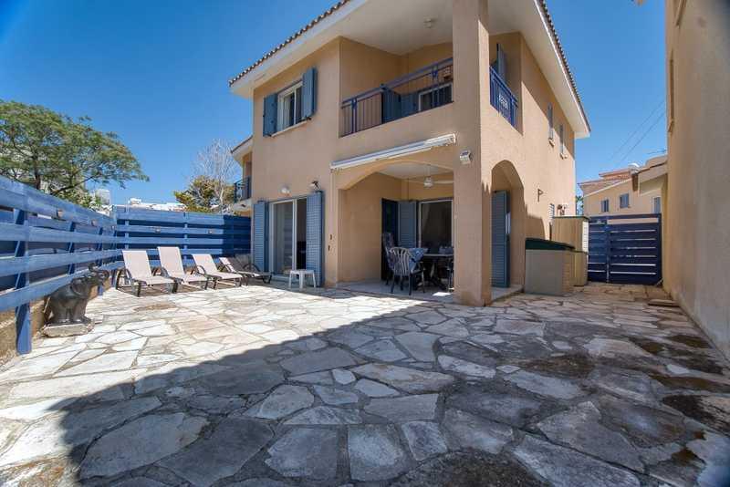3-bedroom detached house for sale: https://www.bazaraki.com/adv/5788004_3-bedroom-detached-house-for-sale (www.bazaraki.com)