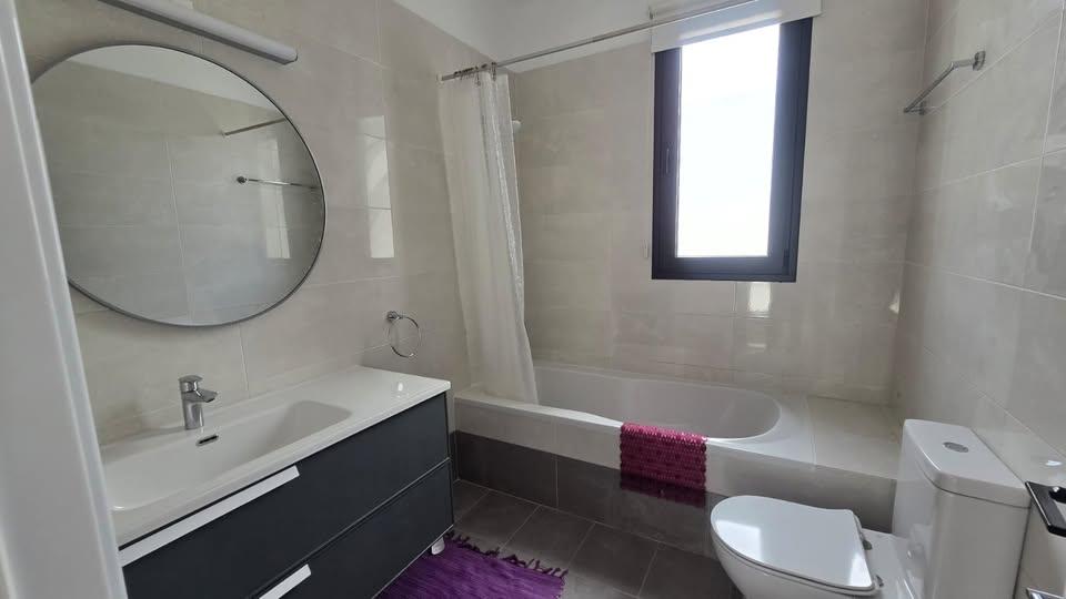 3 Beds 2.5 Baths House: https://www.facebook.com/marketplace/item/698778139256348 (www.facebook.com)
