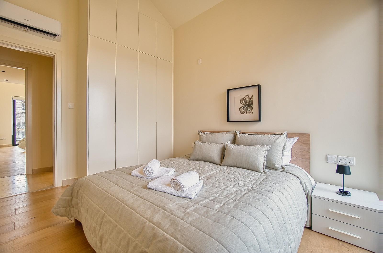 3-bedroom flat in Paphos №153865: https://dom.com.cy/en/catalog/rent/153865/ (dom.com.cy)