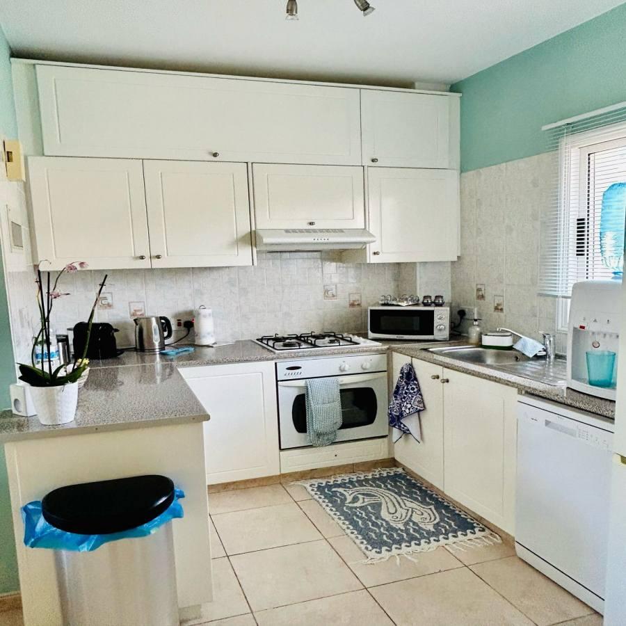 Fully furnished 2 bed townhouse Peyia: https://www.facebook.com/marketplace/item/1537484337207716 (www.facebook.com)