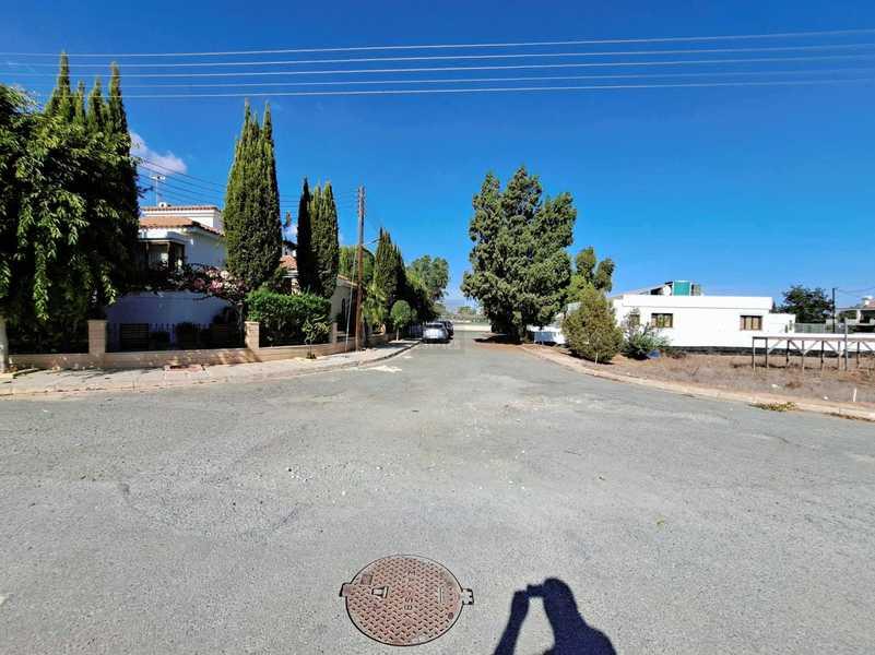 Residential land 565 m²: https://www.bazaraki.com/adv/5788876_residential-land-565-m2 (www.bazaraki.com)