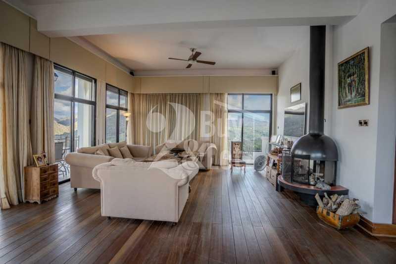 7-bedroom villa to rent: https://www.bazaraki.com/adv/5791481_7-bedroom-villa-to-rent (www.bazaraki.com)