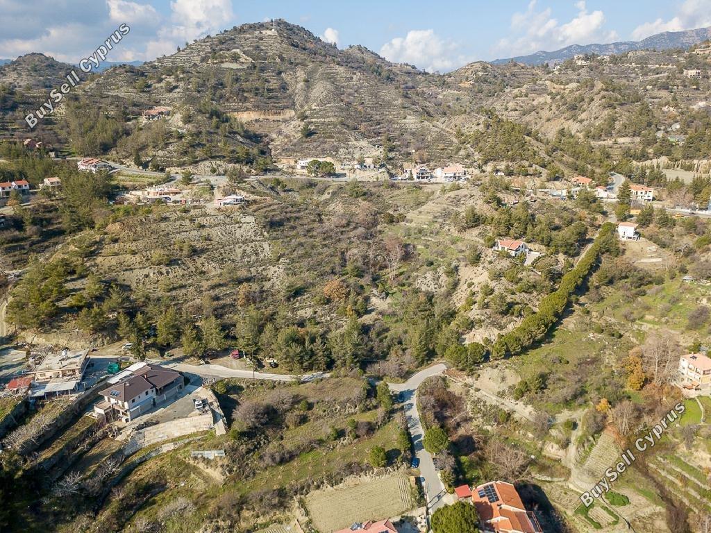 1,115 SQM Land for sale in Agridia, Limassol: https://www.buysellcyprus.com/property-for-sale/limassol/agridia/land-for-sale-agridia-limassol-1795322.html (www.buysellcyprus.com)