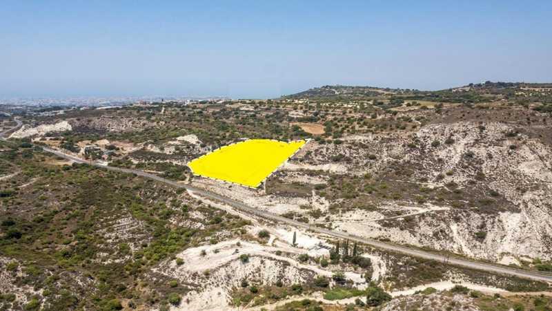 Agricultural land 7108 m²: https://www.bazaraki.com/adv/5796184_agricultural-land-7108-m2 (www.bazaraki.com)