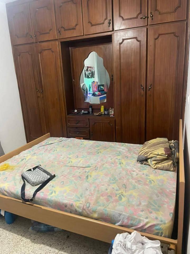 Room for rent: https://www.facebook.com/marketplace/item/4130601597263173 (www.facebook.com)