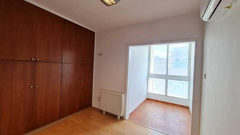 3-bedroom penthouse to rent: https://www.bazaraki.com/adv/5786490_3-bedroom-penthouse-to-rent (www.bazaraki.com)