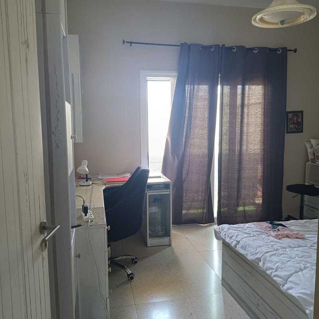 Flatmate, private room: https://www.bazaraki.com/adv/5786784_flatmate-privet-room (www.bazaraki.com)