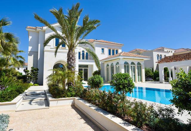 New 5-bedroom villa in Larnaca № 153399: https://dom.com.cy/en/catalog/sale/153399/ (dom.com.cy)