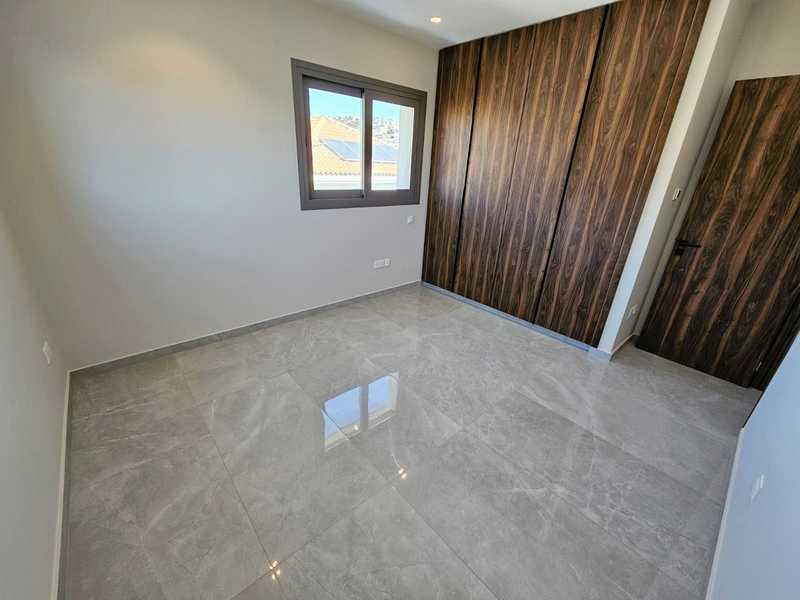 3-bedroom penthouse for sale: https://www.bazaraki.com/adv/5796450_3-bedroom-penthouse-for-sale (www.bazaraki.com)