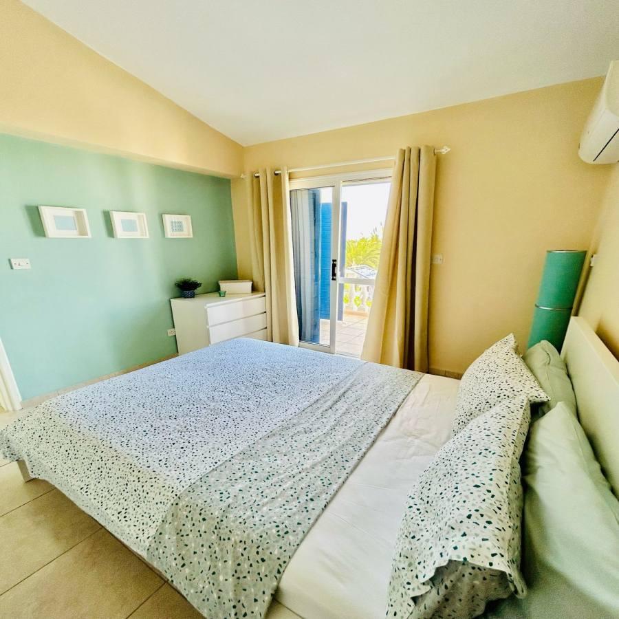 Fully furnished 2 bed townhouse Peyia: https://www.facebook.com/marketplace/item/1537484337207716 (www.facebook.com)