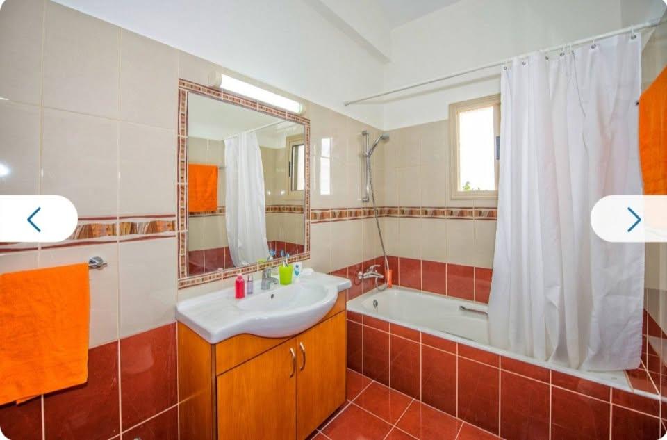 Villa Cristella - 5 Bedroom - Sea Caves Area 
For more info please call: 99907917: https://www.facebook.com/marketplace/item/1241076364020873 (www.facebook.com)