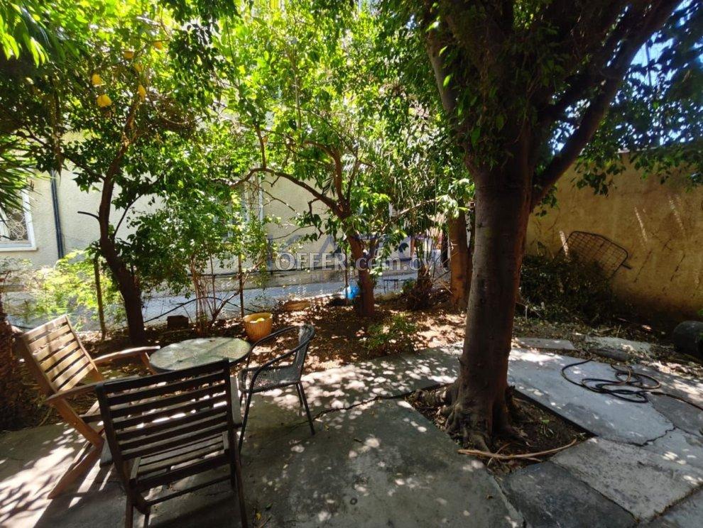 Spacious Semi-Detached House for Sale in Katholiki: https://www.offer.com.cy/en/spacious-semi-detached-house-for-sale-in-katholiki/21-816123/ (www.offer.com.cy)