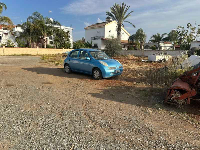 (Share) Residential land 674 m²: https://www.bazaraki.com/adv/5792605_share-residential-land-674-m2 (www.bazaraki.com)