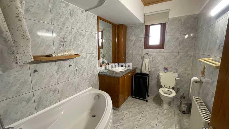 4-bedroom detached house to rent: https://www.bazaraki.com/adv/5786757_4-bedroom-detached-house-to-rent (www.bazaraki.com)
