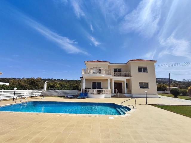 Villa Cristella - 5 Bedroom - Sea Caves Area 
For more info please call: 99907917: https://www.facebook.com/marketplace/item/1241076364020873 (www.facebook.com)