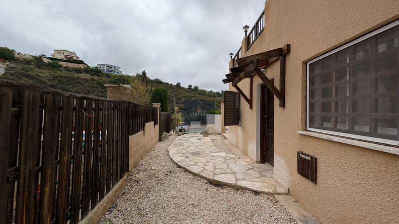 3-bedroom detached house for sale: https://www.bazaraki.com/adv/5791318_3-bedroom-detached-house-for-sale (www.bazaraki.com)