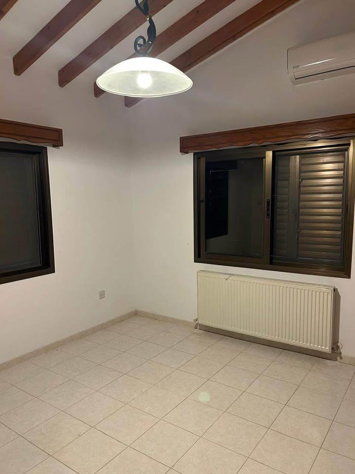 Bungalow for rent: https://www.facebook.com/marketplace/item/1003925698604558 (www.facebook.com)